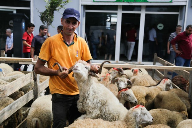 Muslime der Welt feiern Opferfest