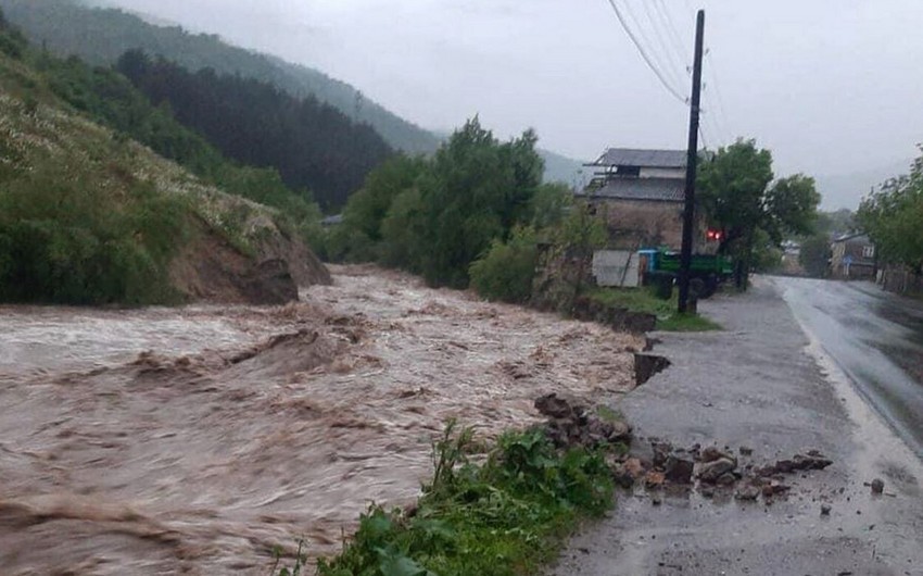 Schwere Überschwemmungen in Armenien und Georgien. Tote und Zerstörungen